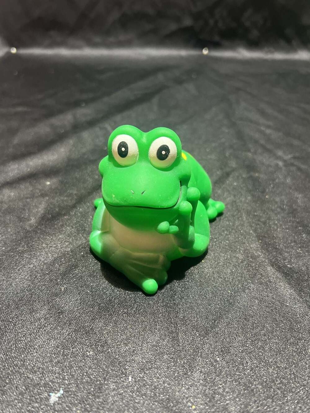 Green Rubber Squirting Frog Bath Toy